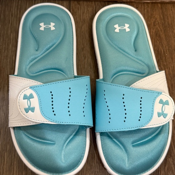 Under Armour Girls Ignite IX Slides Size 5Y Blue/White Summer Athleisure Sandal - Picture 3 of 7